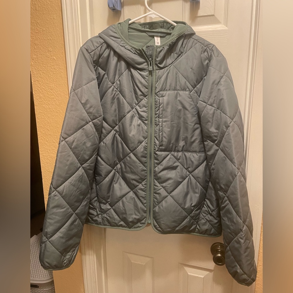 All in Motion Quilted Jacket in Sage men’s large
